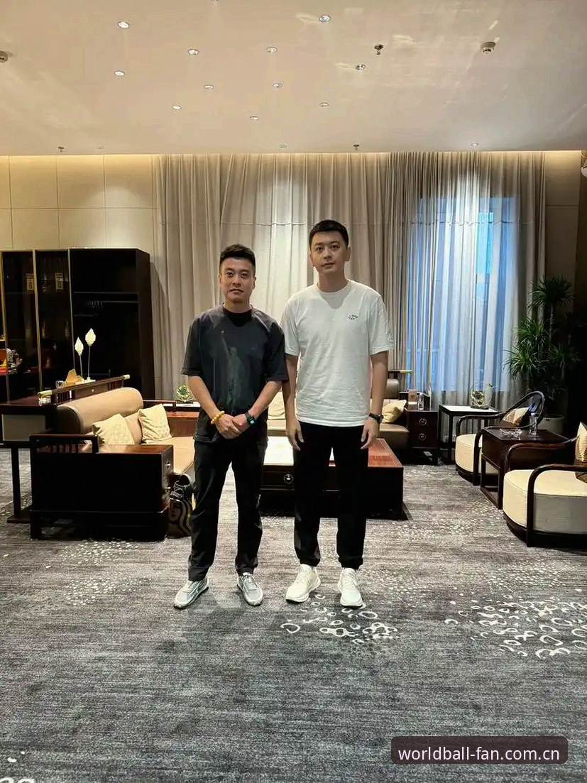 杨鸣点破C罗压力真相：前锋集体开火，葡萄牙7号的倒计时焦虑